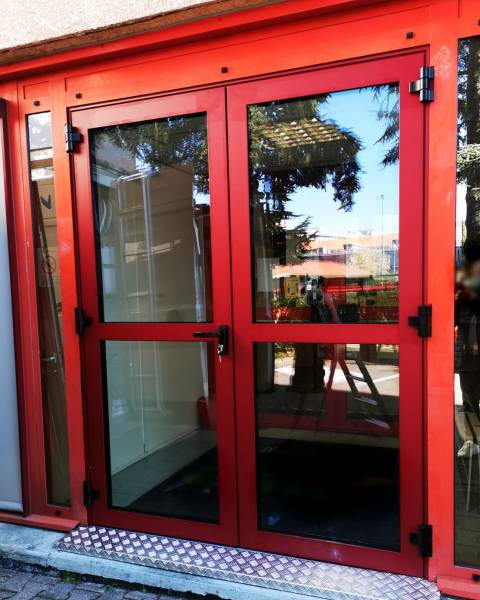 Porte d'entrée en aluminium sur mesure Rouge RAL 3004 -  Réalisation ECO FENETRES (31140)